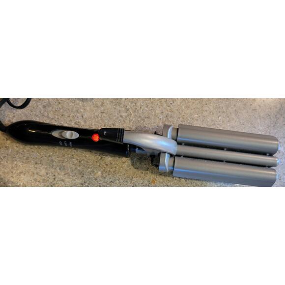 Revlon 3 Barrel Hair Waver Model RVIR3005 Helen of Troy Tested Working w/ Case - Picture 1 of 8
